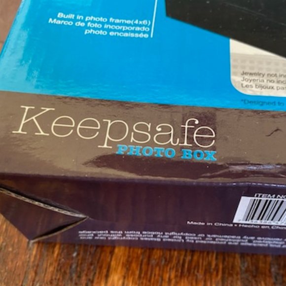 Keepsafe * BLACK WOOD Personal STORAGE BOX * 4x6 Photo top (slides open) * GIFT - Picture 2 of 4